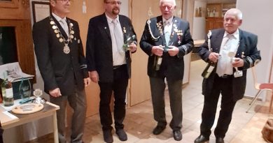 Andreas von Kamp ist der neue König der Kyffhäuser Kameradschaft Ummern/Pollhöfen. Andreas von Kamp ist der neue König der Kyffhäuser Kameradschaft Ummern/Pollhöfen.