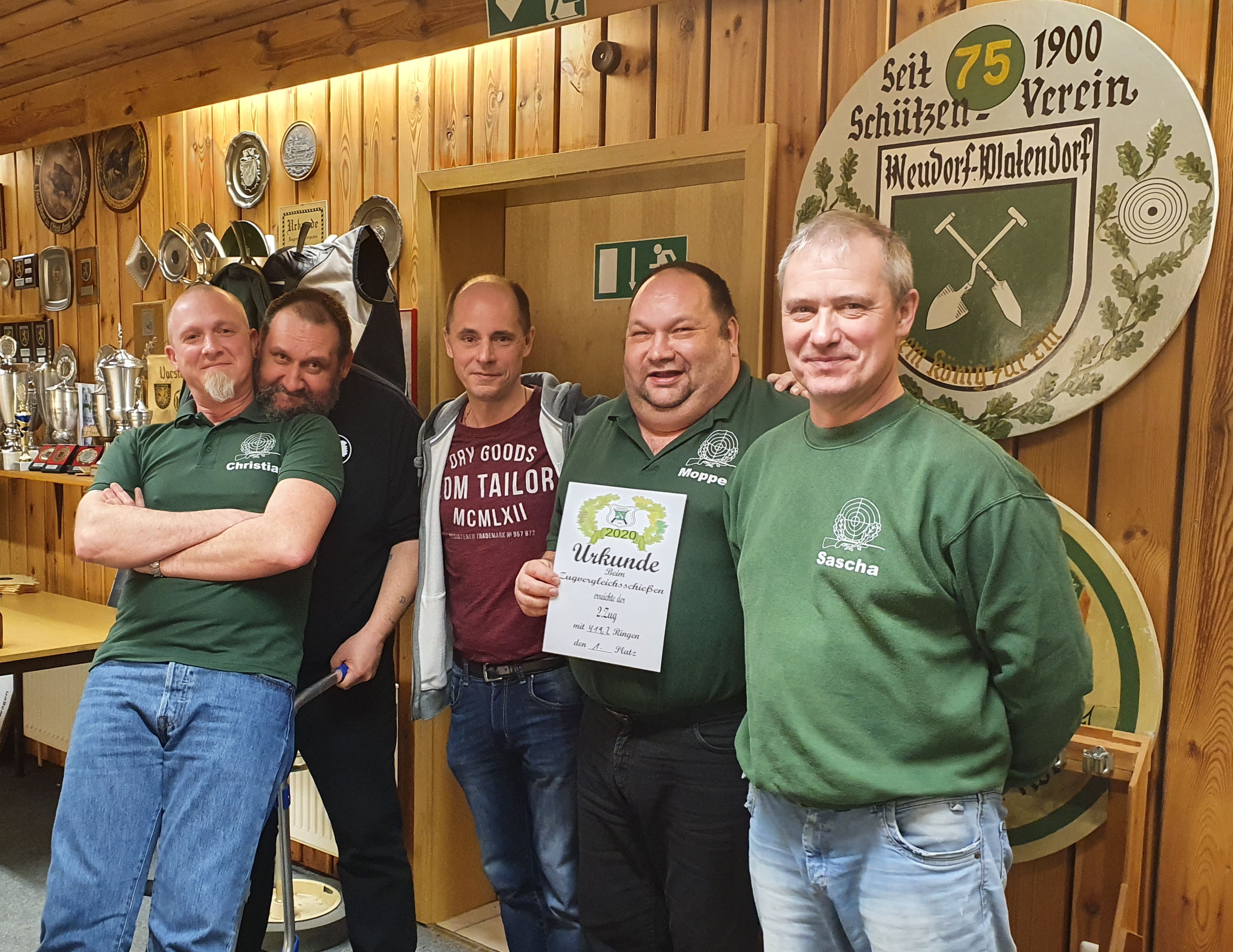 Die siegreiche Mannschaft im Bild: Christian Kappelmayer, Udo Angermann, Michael Metz, Michael Angermann, Sascha Schillberg, es fehlt Rainer Scheffler