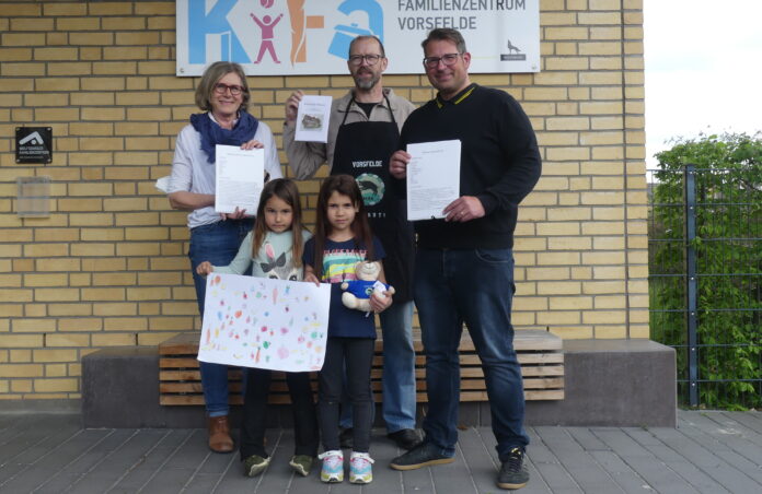 Kifa_Vorsfelde Auf dem Foto ist der Leiter der Einrichtung Herr Mathias George; Kerstin Grumann , Roland Polze und die Kinder Katrin und Leyla.